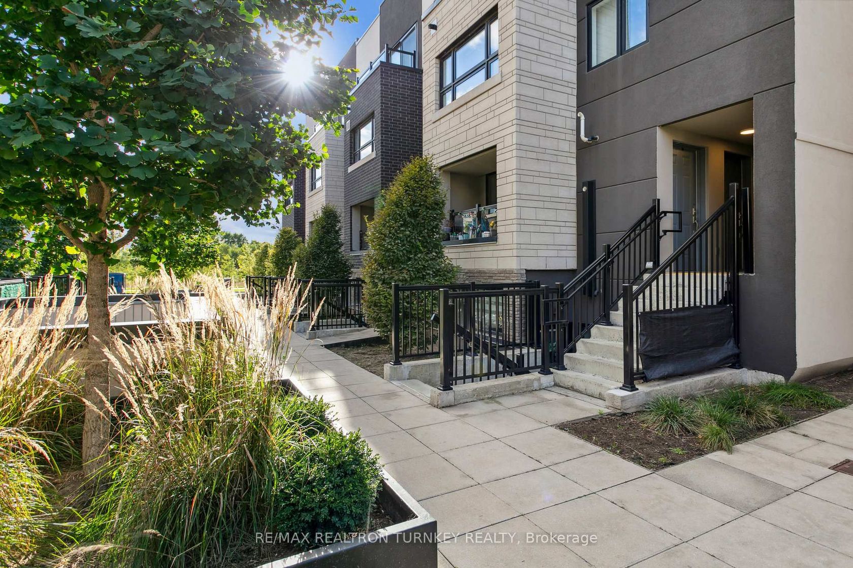116 - 1135 Cooke Boulevard, LaSalle, Burlington 