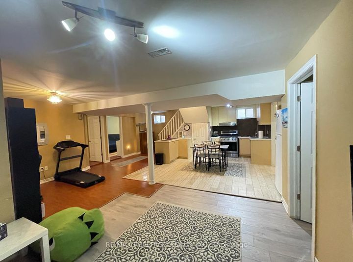 Photo 12 at 926 Willowdale Avenue, Newtonbrook East, Toronto