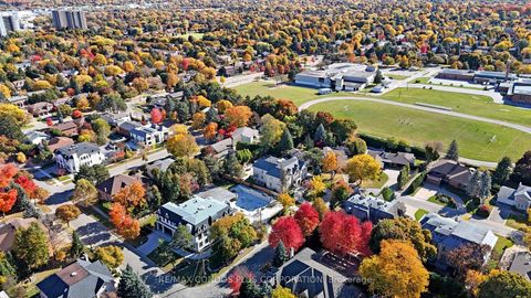 Photo 12 at 27 Dempsey Crescent, Windfields, Toronto