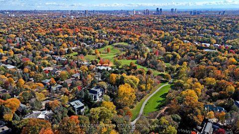 Photo 16 at 27 Dempsey Crescent, Windfields, Toronto