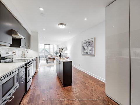 Photo 3 at 407 - 320 Richmond Street W, Moss Park, Toronto