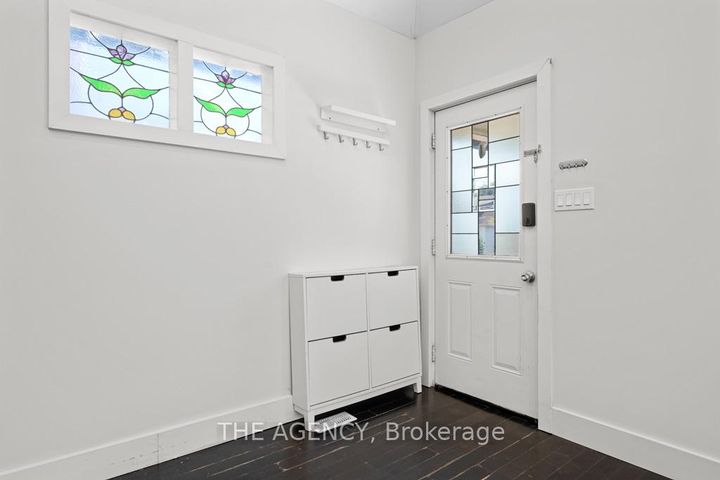 Photo 2 at 26 Gatwick Avenue, Lumsden, Toronto