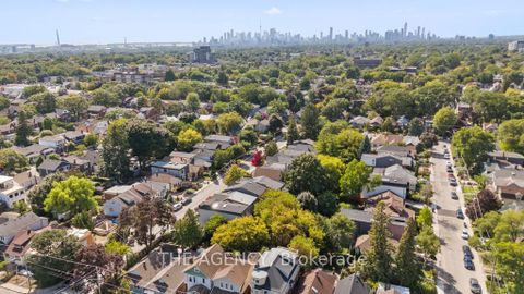 Photo 25 at 26 Gatwick Avenue, Lumsden, Toronto Photo 25 at 26 Gatwick Avenue, Lumsden, Toronto