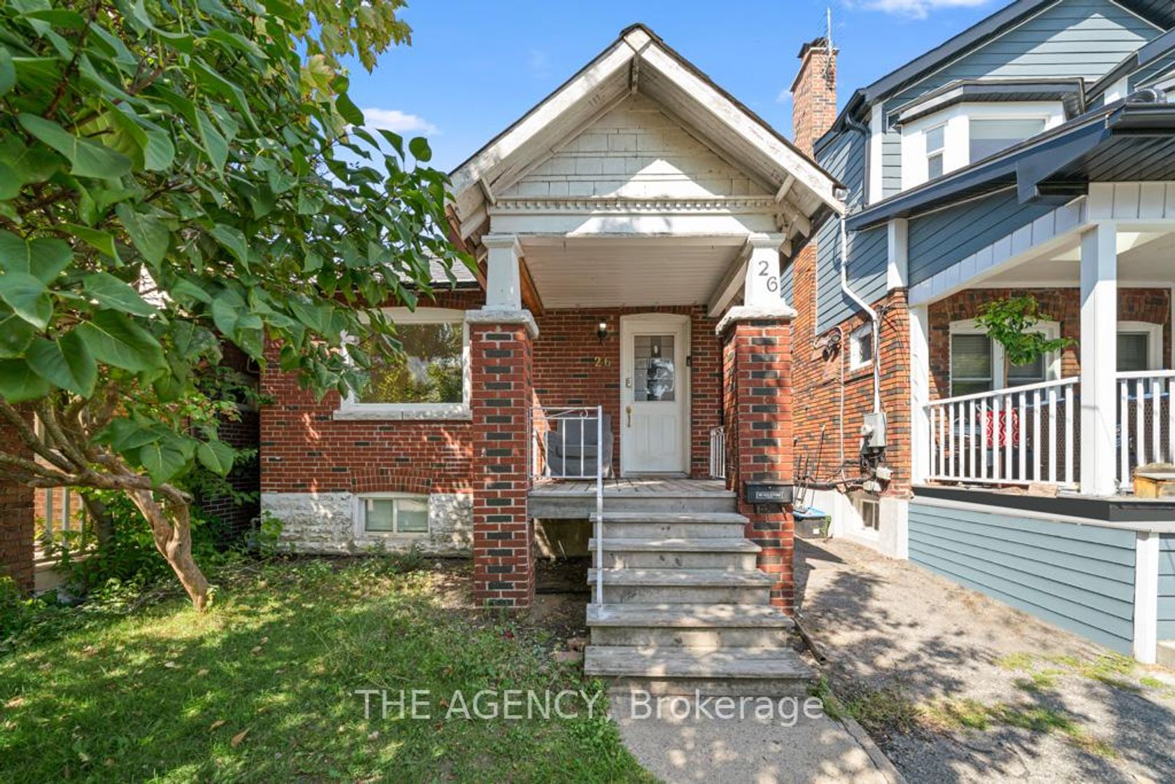 26 Gatwick Avenue, Lumsden, Toronto 2