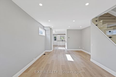 Photo 2 at 15 Eileen Avenue, Smythe, Toronto