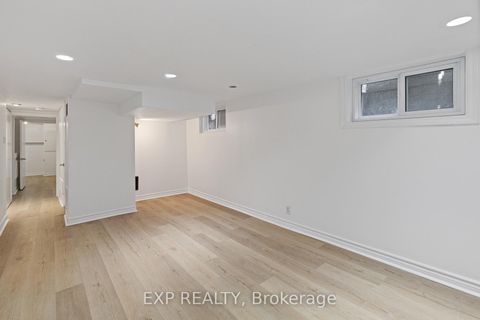 Photo 24 at 15 Eileen Avenue, Smythe, Toronto