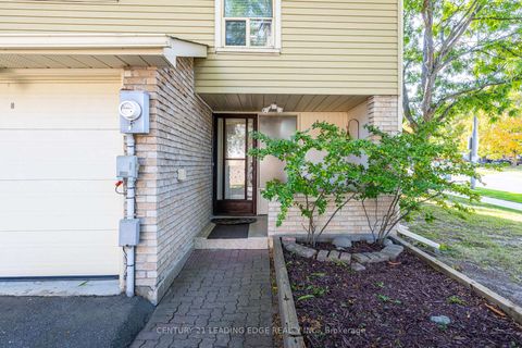 Photo 2 at 129 POPLAR Crescent, Aurora Highlands, Aurora