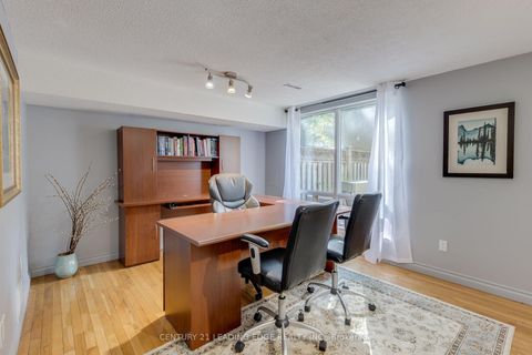 Photo 4 at 129 POPLAR Crescent, Aurora Highlands, Aurora