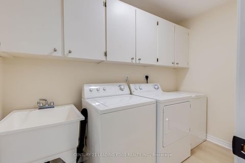 Photo 14 at 129 POPLAR Crescent, Aurora Highlands, Aurora