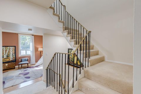 Photo 15 at 129 POPLAR Crescent, Aurora Highlands, Aurora
