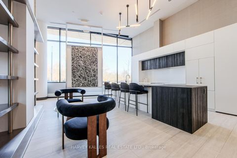 Photo 12 at 413 - 160 Kingsway Crescent, Kingsway South, Toronto