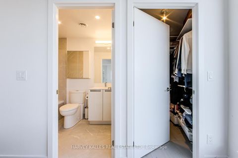 Photo 14 at 413 - 160 Kingsway Crescent, Kingsway South, Toronto