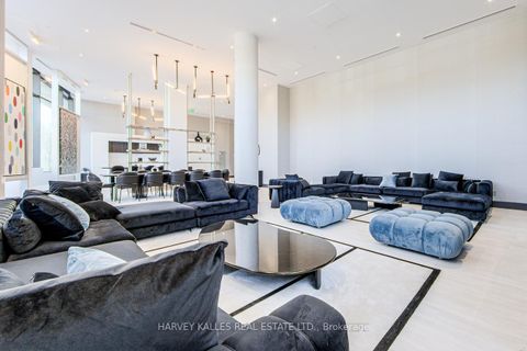 Photo 15 at 413 - 160 Kingsway Crescent, Kingsway South, Toronto