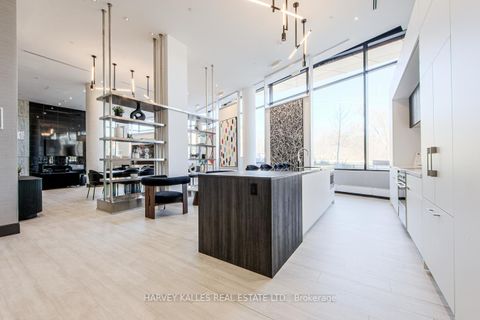 Photo 37 at 413 - 160 Kingsway Crescent, Kingsway South, Toronto