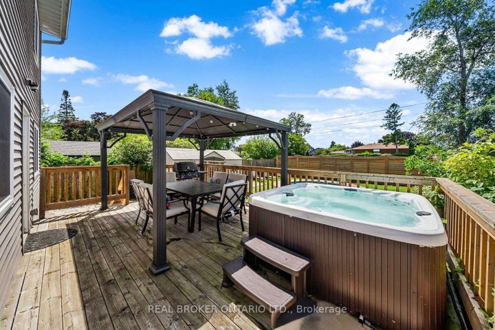 Photo 2 at 54 Tower Drive, Maryvale, Toronto