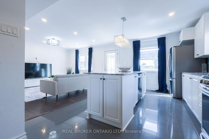Photo 7 at 54 Tower Drive, Maryvale, Toronto