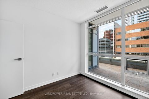Photo 11 at 403 - 89 Dunfield Avenue, Mount Pleasant West, Toronto