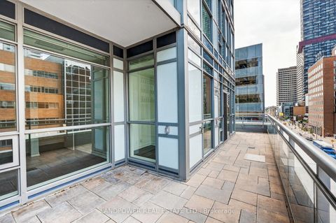 Photo 15 at 403 - 89 Dunfield Avenue, Mount Pleasant West, Toronto