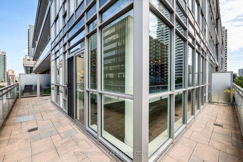 Photo 16 at 403 - 89 Dunfield Avenue, Mount Pleasant West, Toronto