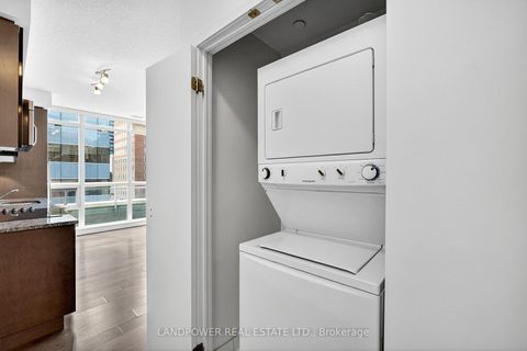Photo 20 at 403 - 89 Dunfield Avenue, Mount Pleasant West, Toronto