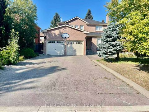 Photo 0 at 18 Findhorn Crescent, Maple, Vaughan