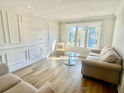 Photo 8 at 18 Findhorn Crescent, Maple, Vaughan