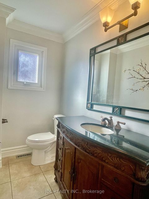 Photo 11 at 18 Findhorn Crescent, Maple, Vaughan