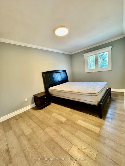 Photo 13 at 18 Findhorn Crescent, Maple, Vaughan