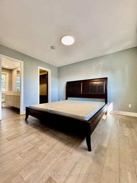 Photo 15 at 18 Findhorn Crescent, Maple, Vaughan