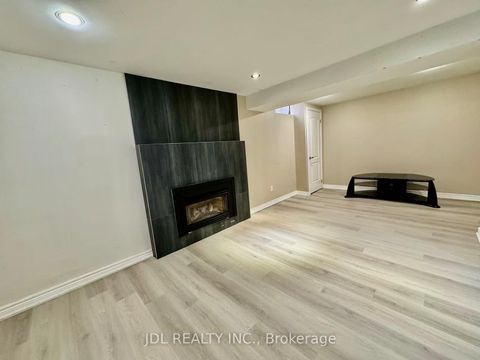 Photo 20 at 18 Findhorn Crescent, Maple, Vaughan