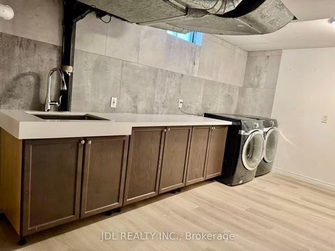 Photo 23 at 18 Findhorn Crescent, Maple, Vaughan