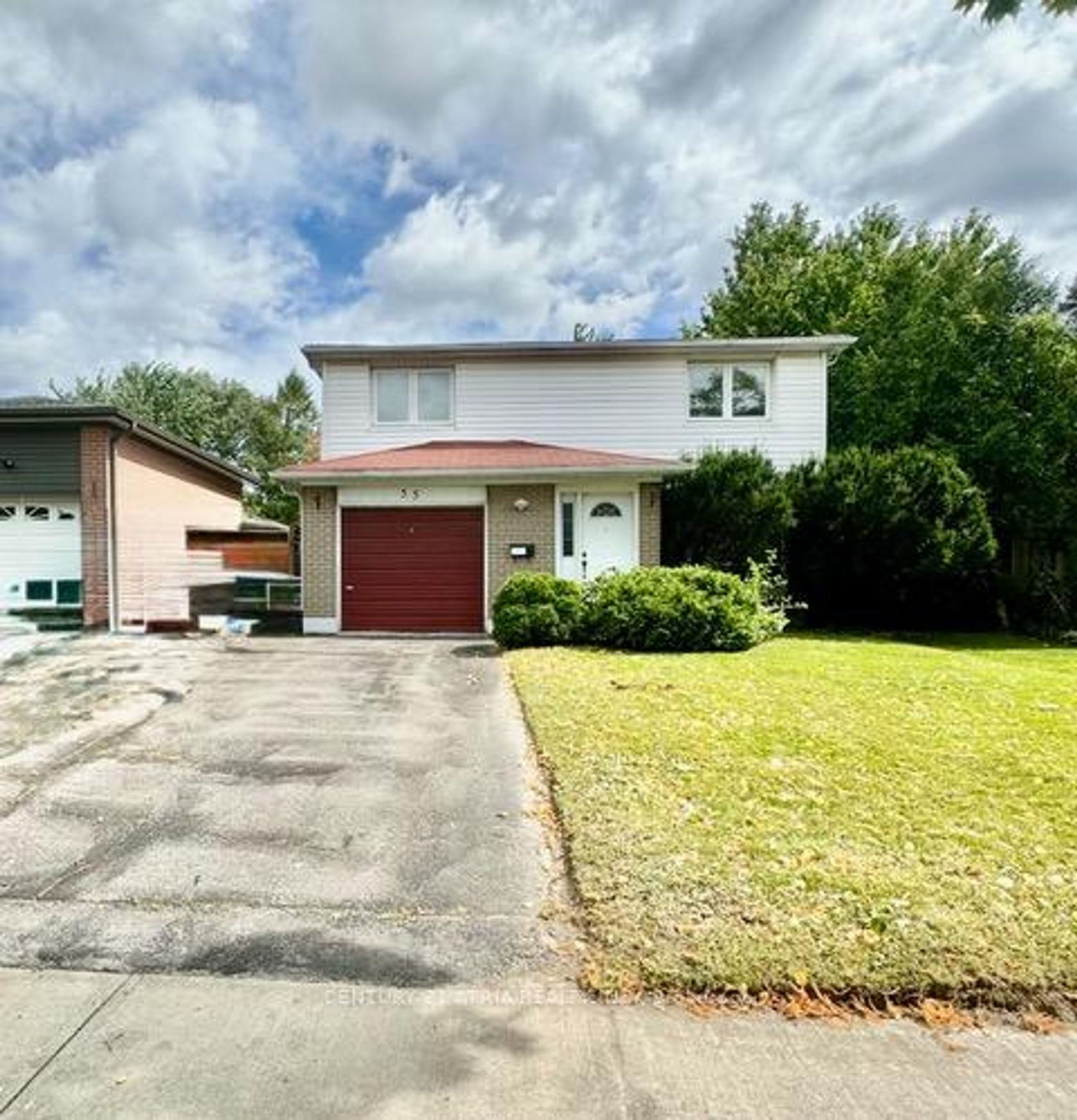 35 Sonmore Drive, Malvern West, Toronto 