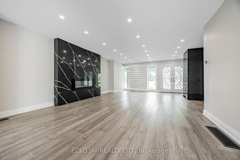 Photo 3 at 32 Hirondelle Place, Donalda, Toronto