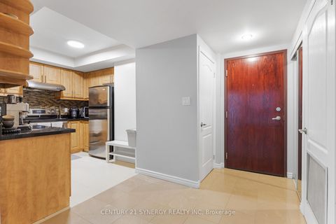 Photo 4 at 306 - 263 Wellington Street W, Waterfront Communities C1, Toronto