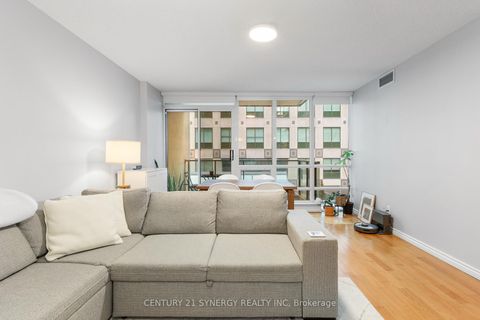 Photo 8 at 306 - 263 Wellington Street W, Waterfront Communities C1, Toronto