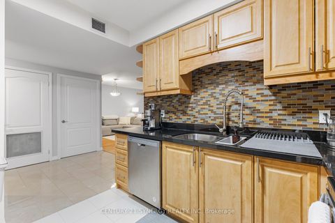 Photo 15 at 306 - 263 Wellington Street W, Waterfront Communities C1, Toronto