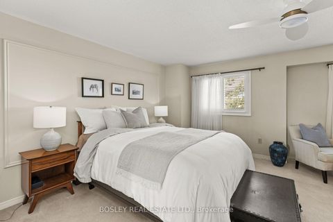 Photo 13 at 23 - 2051 Merchants Gate, GA Glen Abbey, Oakville