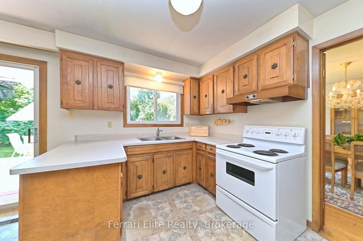 Photo 4 at 2406 Ravensthorpe Crescent, Erindale, Mississauga