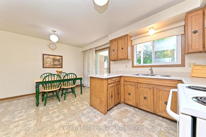 Photo 5 at 2406 Ravensthorpe Crescent, Erindale, Mississauga