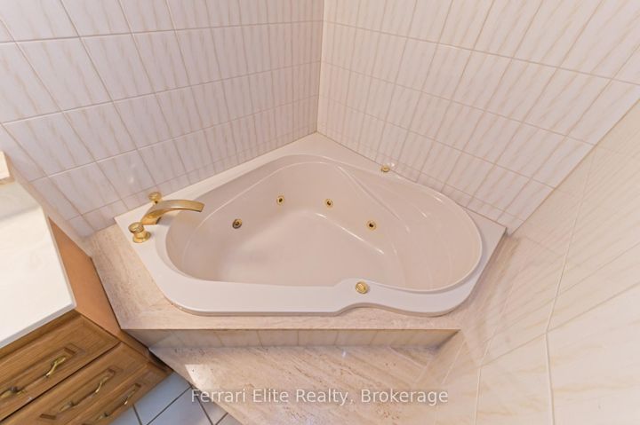 Photo 18 at 2406 Ravensthorpe Crescent, Erindale, Mississauga
