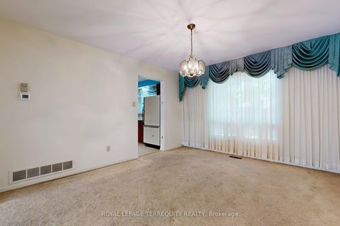 Photo 5 at 6 Tepee Court, Don Valley Village, Toronto