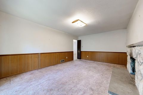 Photo 7 at 6 Tepee Court, Don Valley Village, Toronto