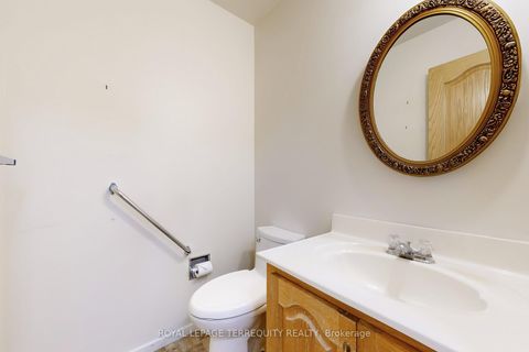 Photo 8 at 6 Tepee Court, Don Valley Village, Toronto