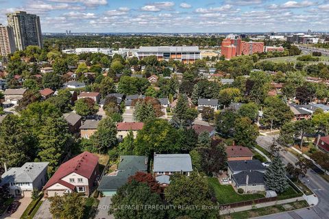 Photo 23 at 6 Tepee Court, Don Valley Village, Toronto