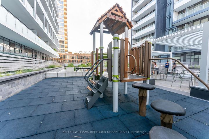 Photo 13 at 611 - 225 Sumach Street, Regent Park, Toronto