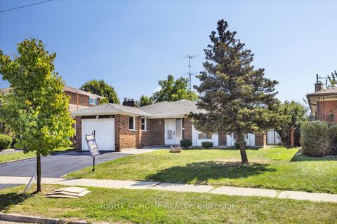 Photo 1 at 27 Villata Gardens, York University Heights, Toronto