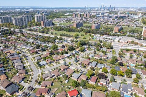 Photo 31 at 27 Villata Gardens, York University Heights, Toronto