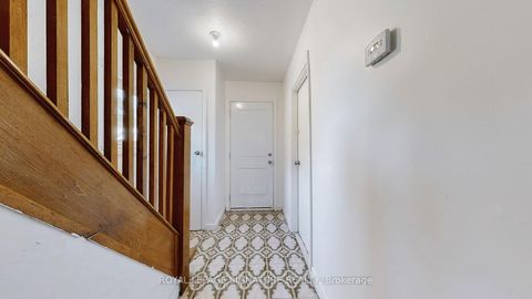 Photo 4 at 1130 Woodbine Avenue, East York, Toronto