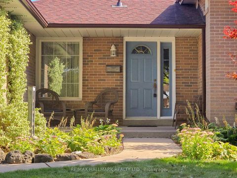 Photo 3 at 55 Albacore Crescent, Woburn, Toronto