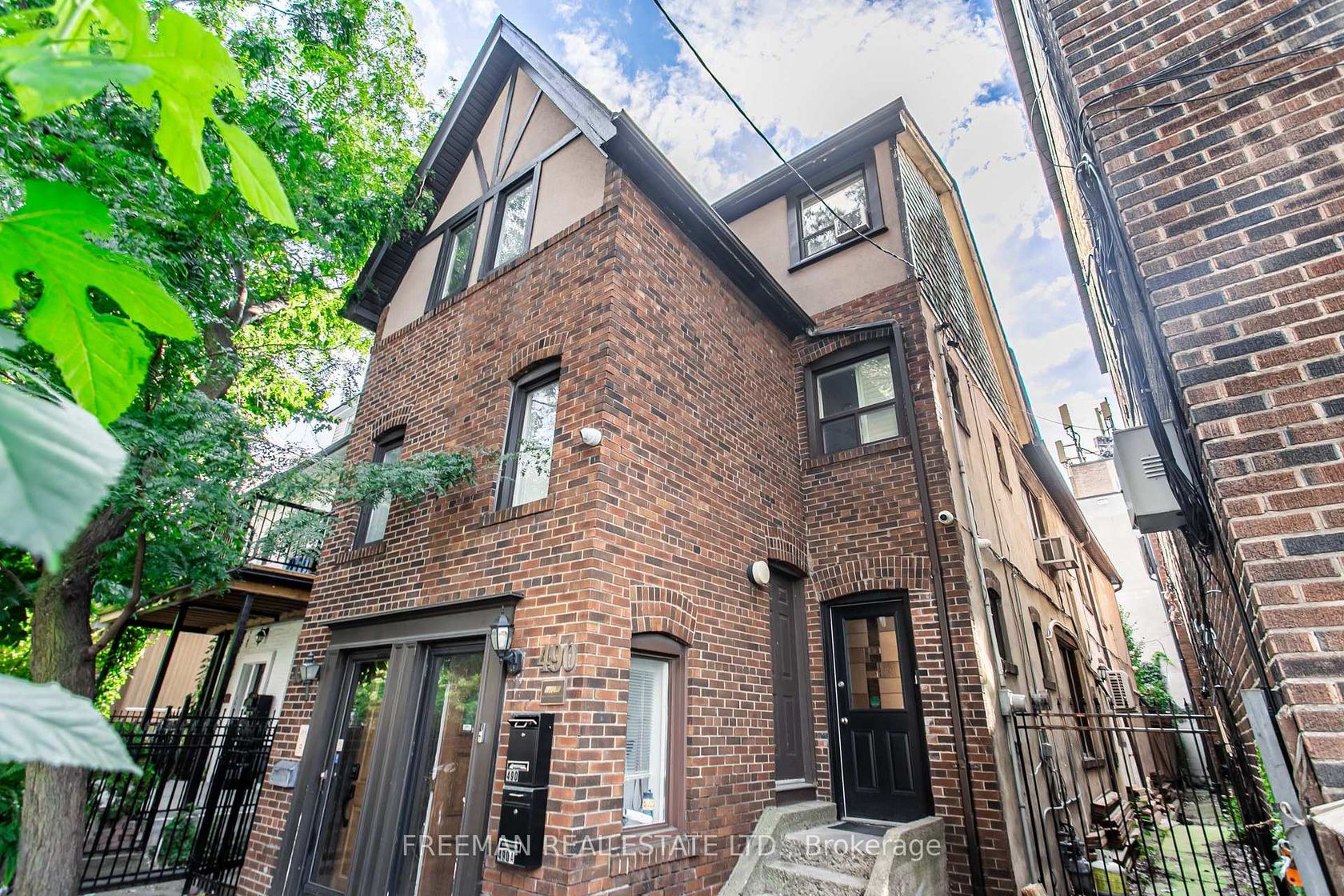 490 Montrose Avenue, Little Italy, Toronto 